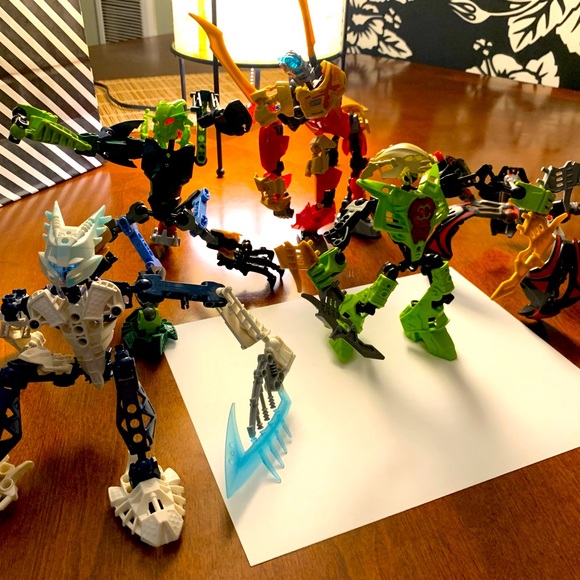 Lego Other - Lego Bionicles Character & Accessory Set